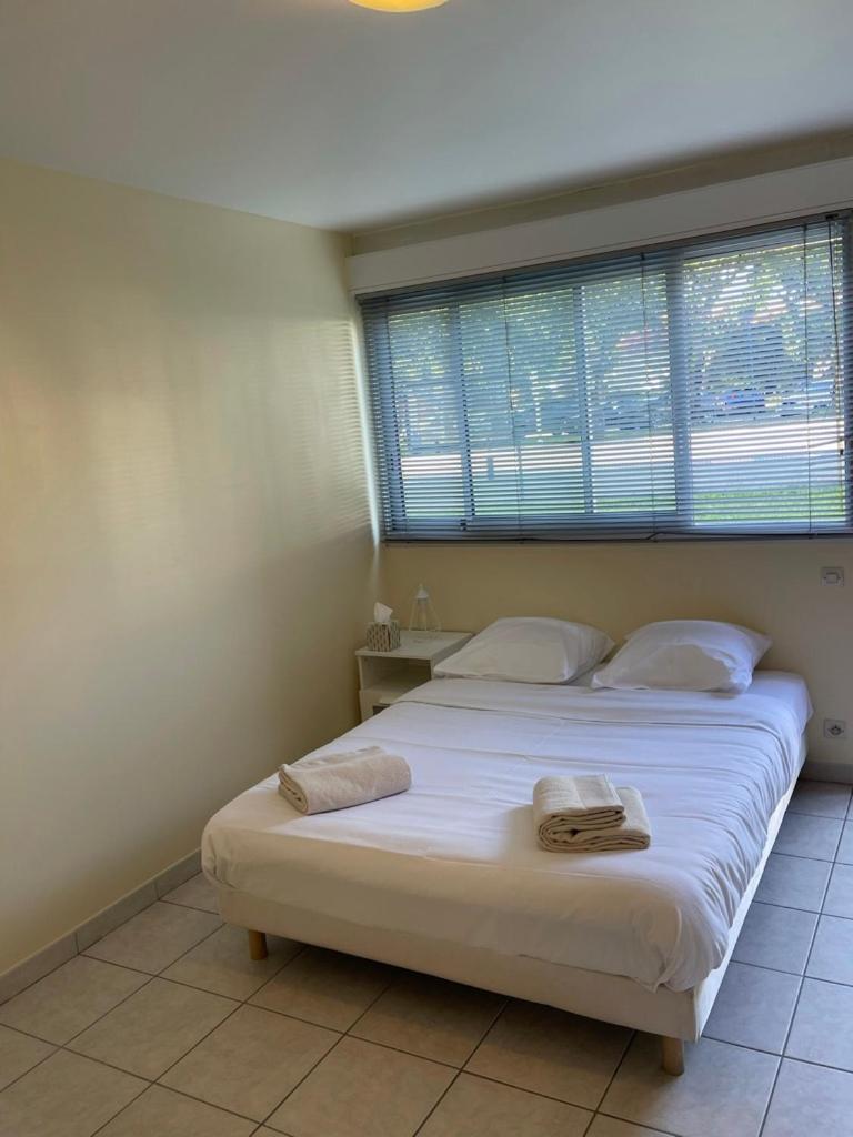 Appartement Ou Studio En Hyper Centre, Pour La Plage Et La Rue Pietonne Il Suffit De Traverser La Rue , Voir La Photo Principale Andernos-les-Bains Exterior foto