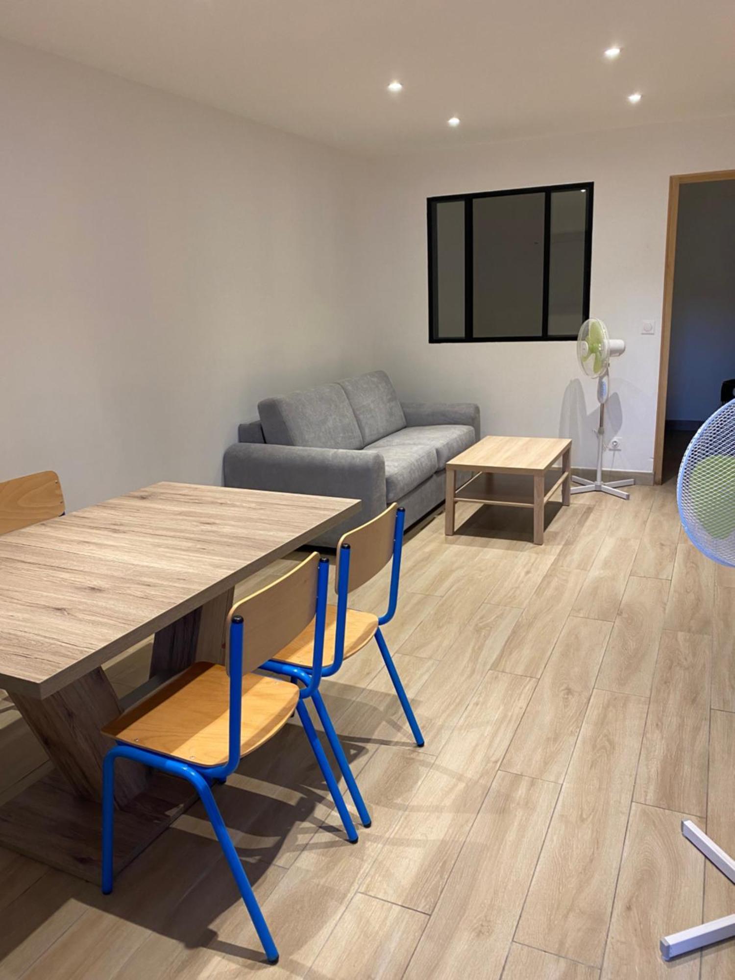 Appartement Ou Studio En Hyper Centre, Pour La Plage Et La Rue Pietonne Il Suffit De Traverser La Rue , Voir La Photo Principale Andernos-les-Bains Exterior foto