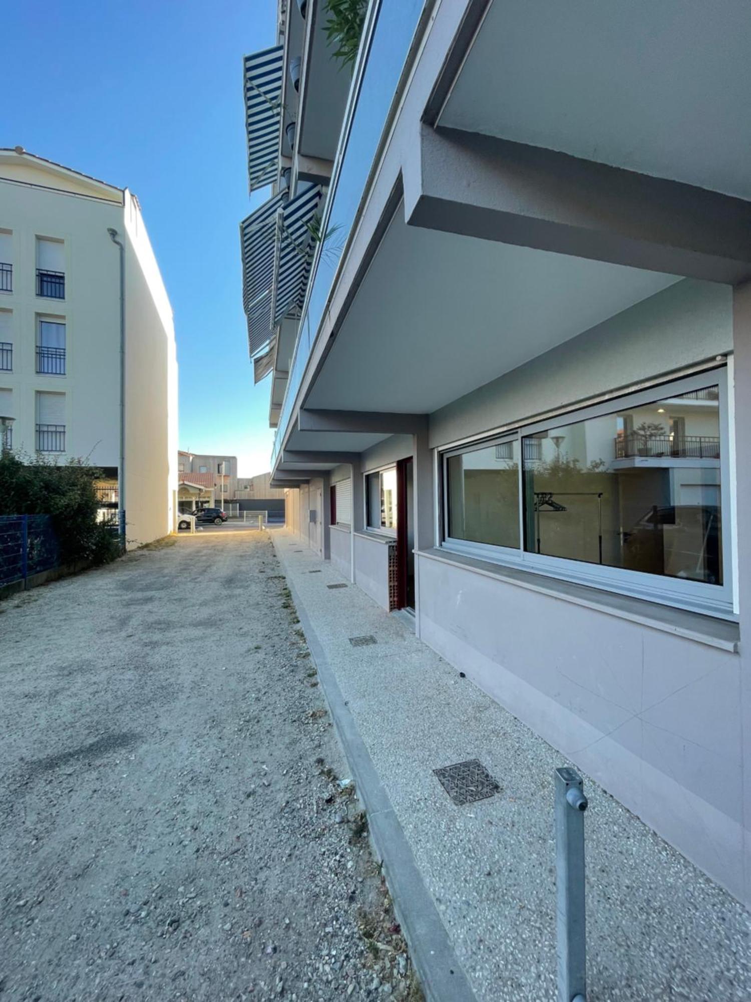 Appartement Ou Studio En Hyper Centre, Pour La Plage Et La Rue Pietonne Il Suffit De Traverser La Rue , Voir La Photo Principale Andernos-les-Bains Exterior foto