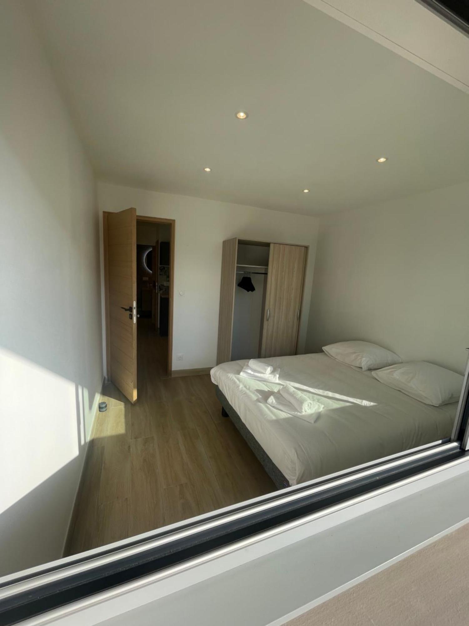 Appartement Ou Studio En Hyper Centre, Pour La Plage Et La Rue Pietonne Il Suffit De Traverser La Rue , Voir La Photo Principale Andernos-les-Bains Exterior foto
